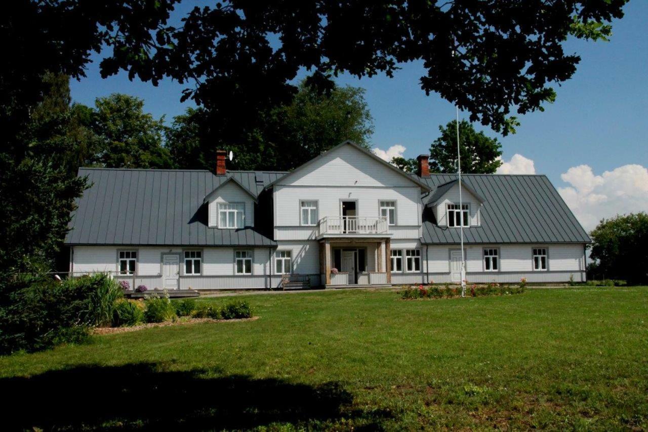Meke Hotel Mustkalni Buitenkant foto